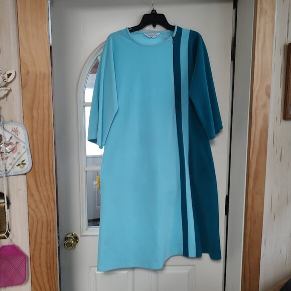 Vanity Fair Other - New Vintage Vanity Fair Blue Teal Velour 3/4 Sleeve Robe Size Women's M